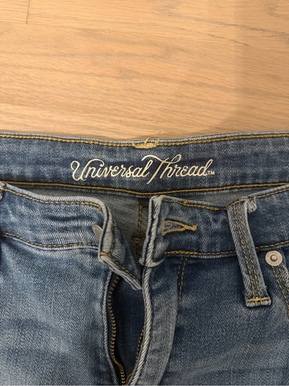 Universal Thread Ripped Stretch Jeans - Picture 2 of 2